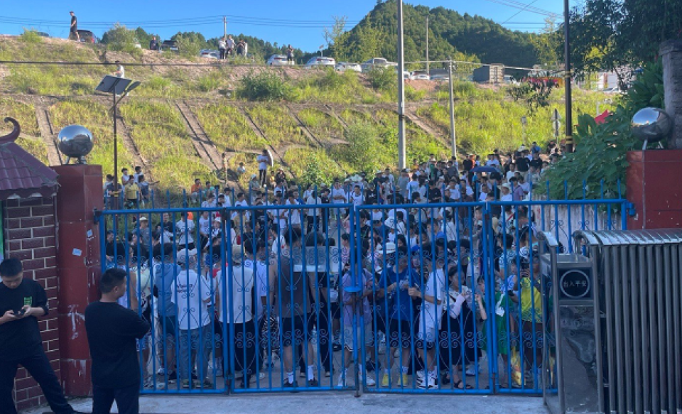 包含印第安纳步行者训练开放日，今夜队长鼓劲引欢呼，欧联在即，赛程密集仍需轮换的词条